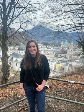 Meet your Posher, Becca